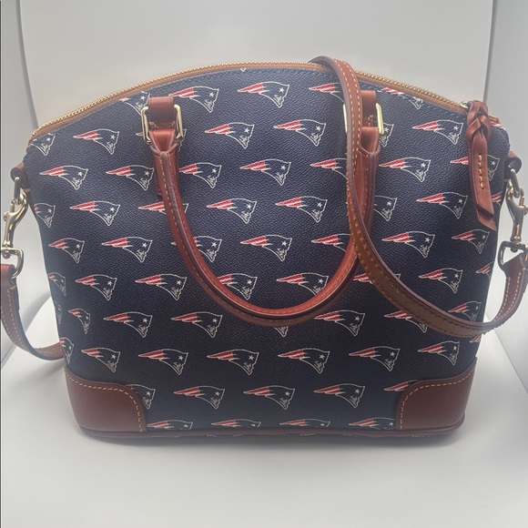 Dooney & Bourke NFL New England Patriots Charli Satchel, excellent condition - Picture 5 of 14